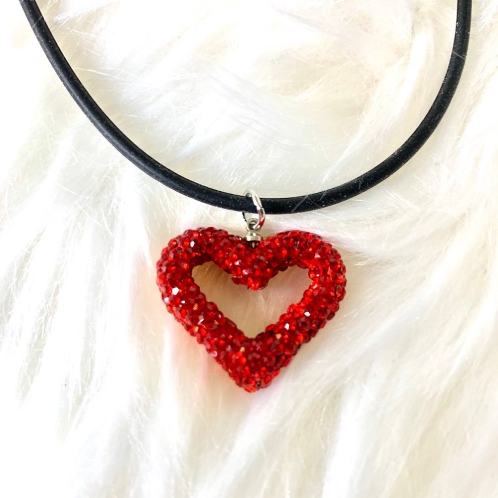 That’s Adorable Heart Choker